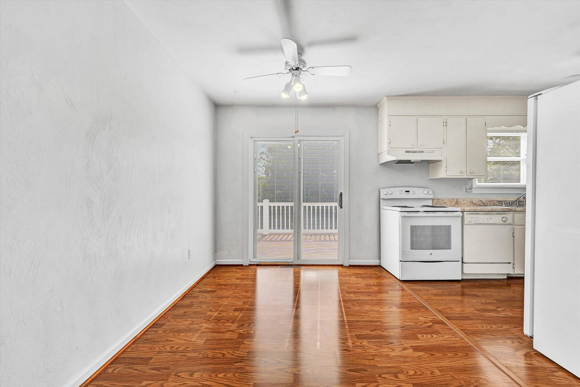 144 Lenox CIR - Photo 10