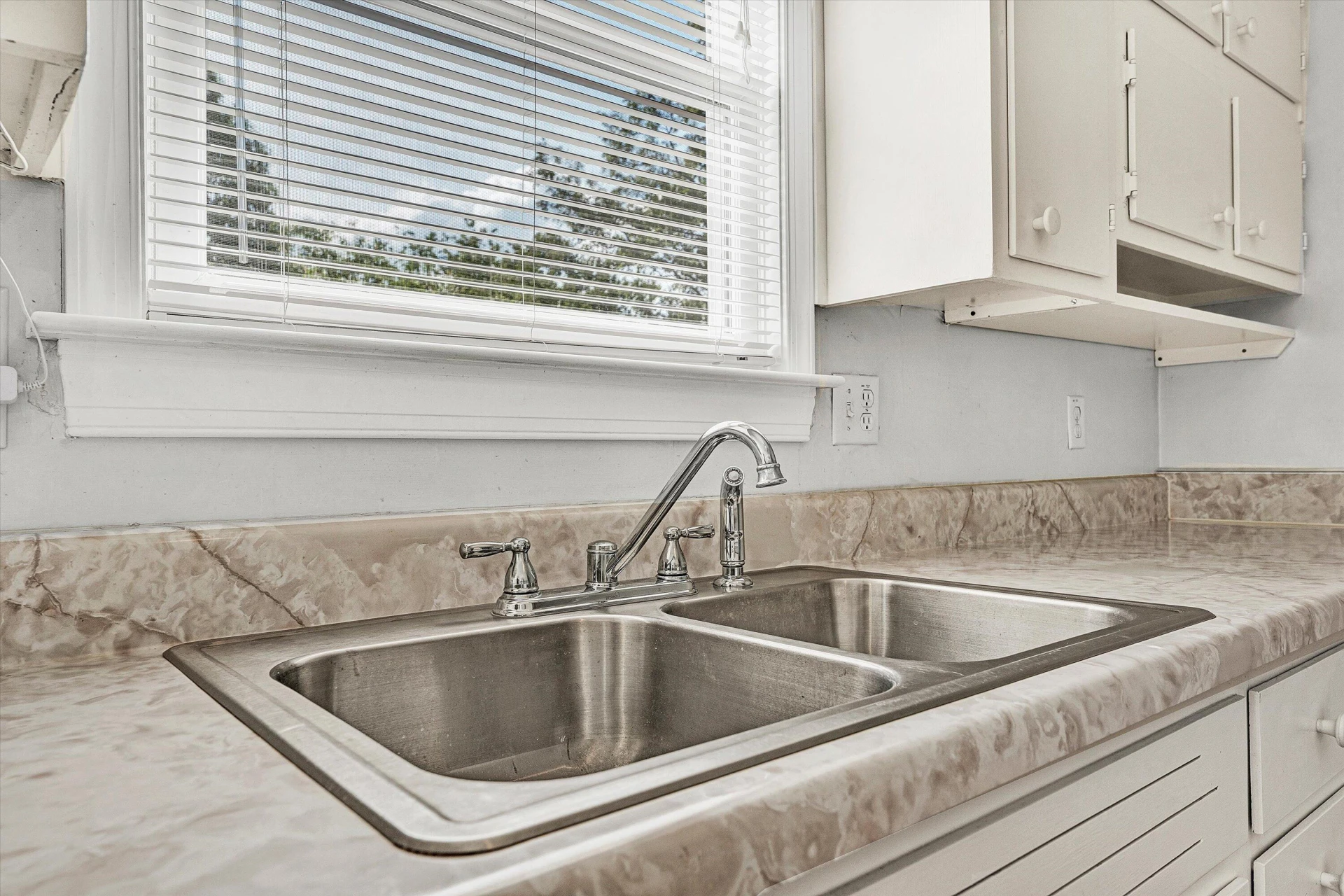 144 Lenox CIR - Photo 13