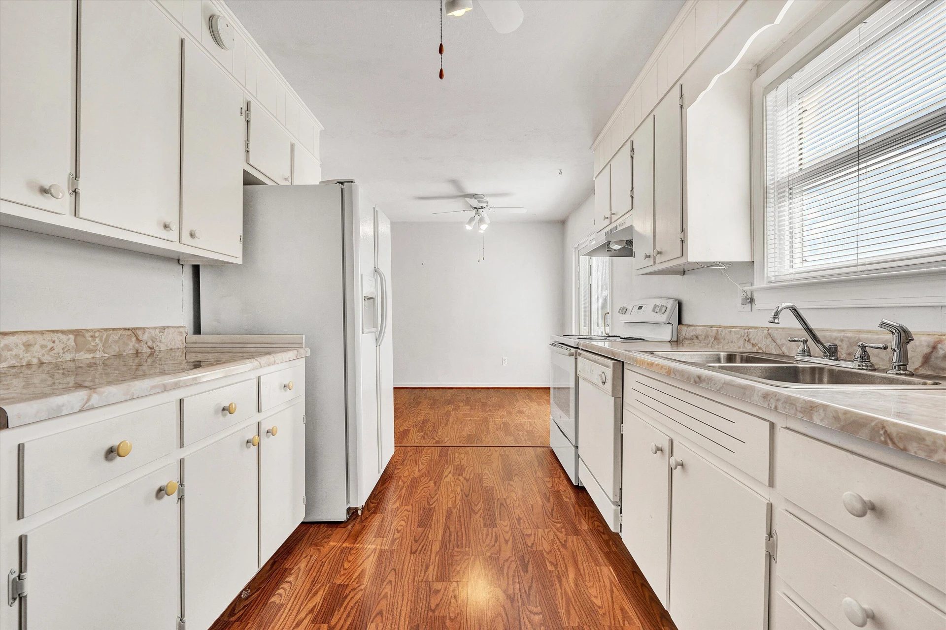 144 Lenox CIR - Photo 14