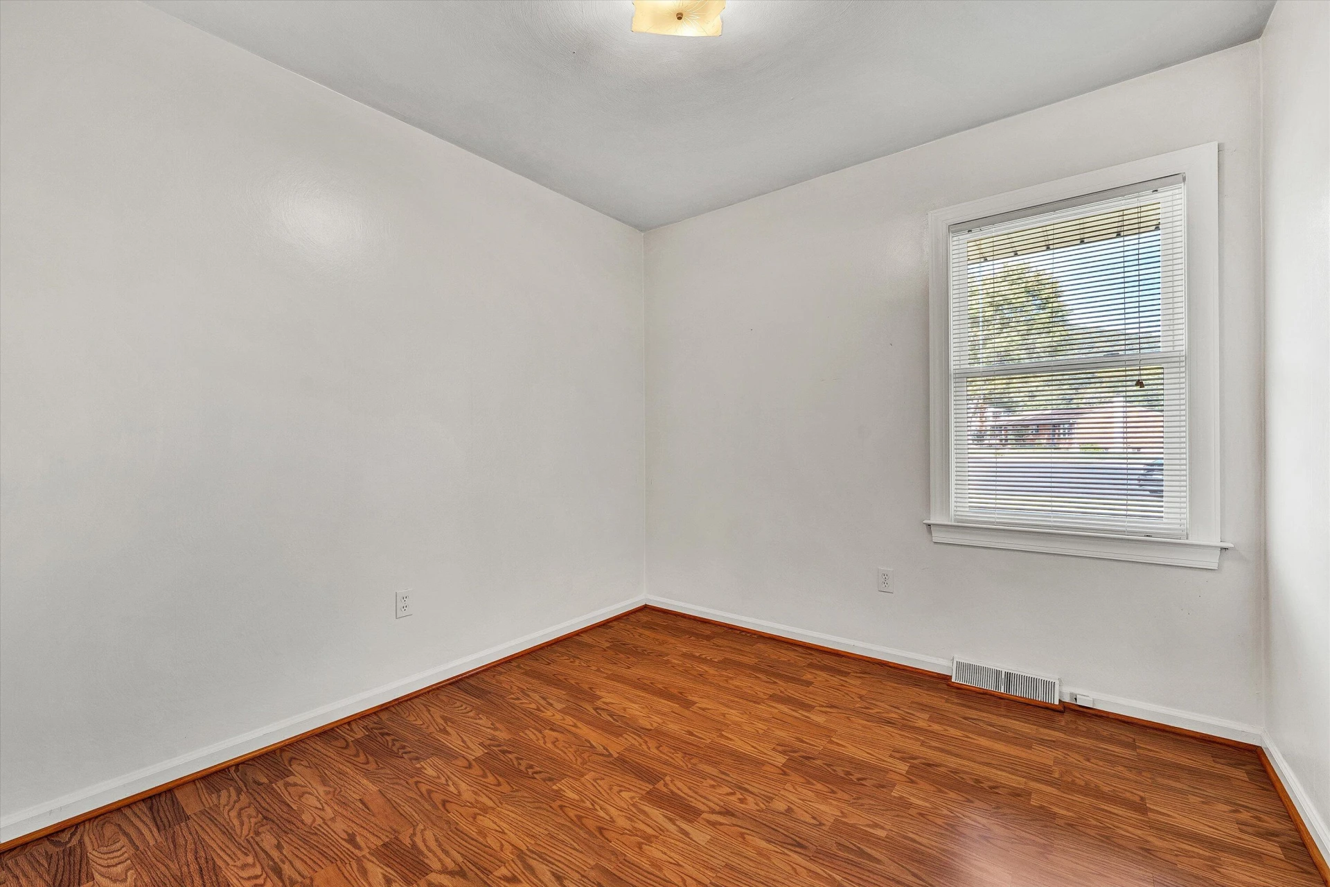 144 Lenox CIR - Photo 23
