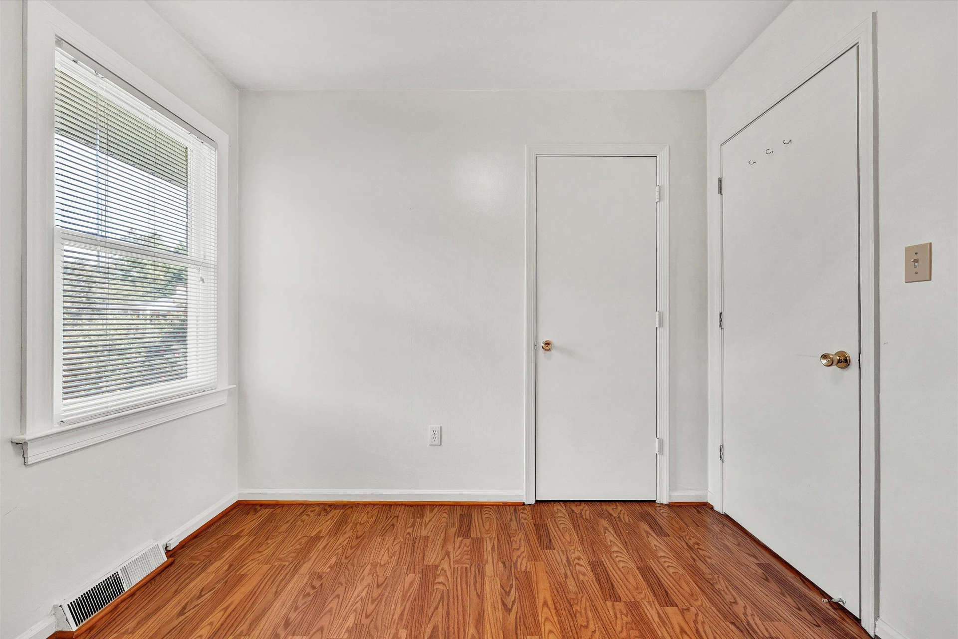 144 Lenox CIR - Photo 24