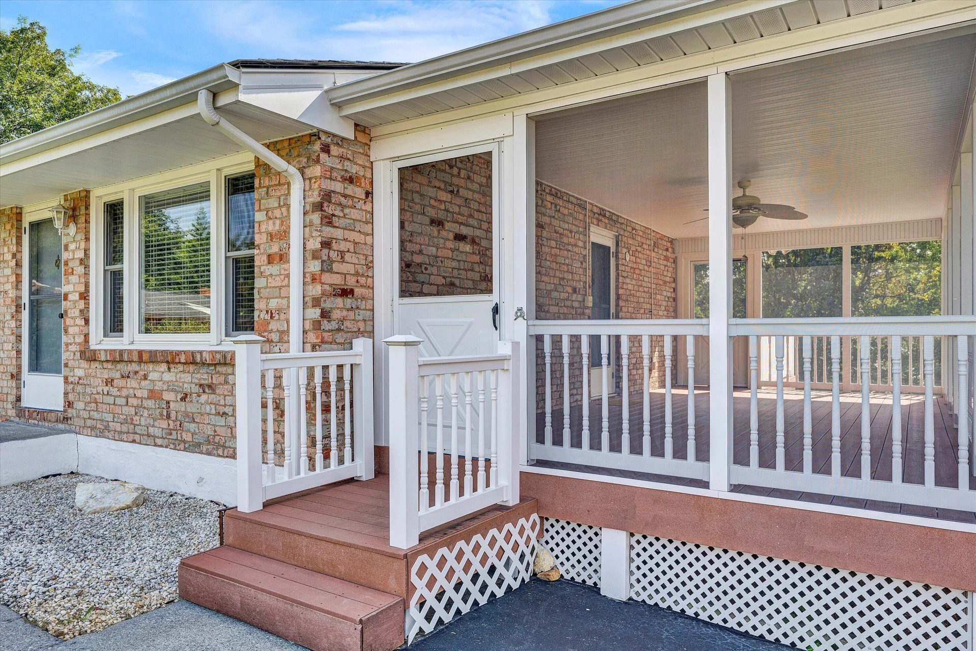 144 Lenox CIR - Photo 4