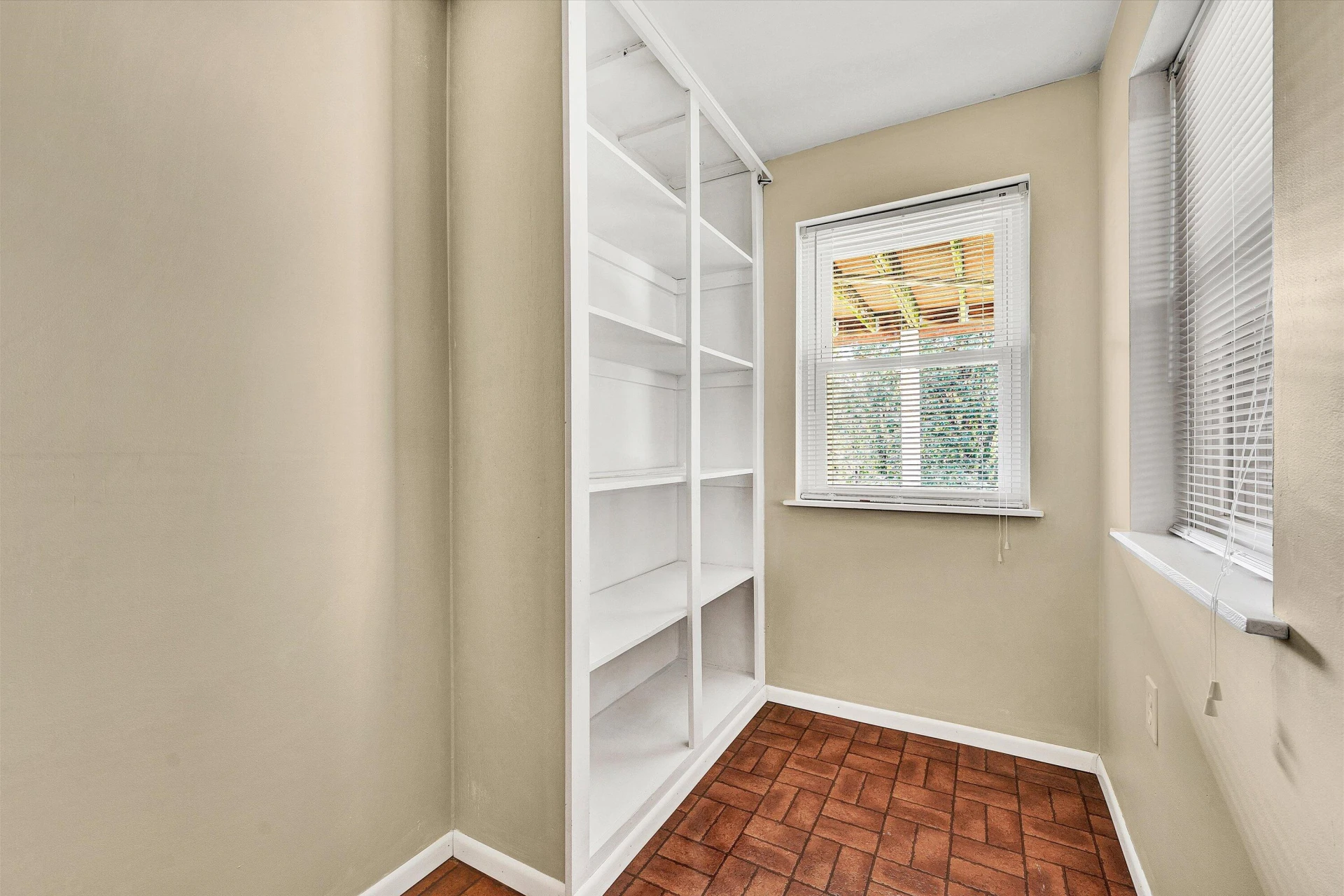 144 Lenox CIR - Photo 41