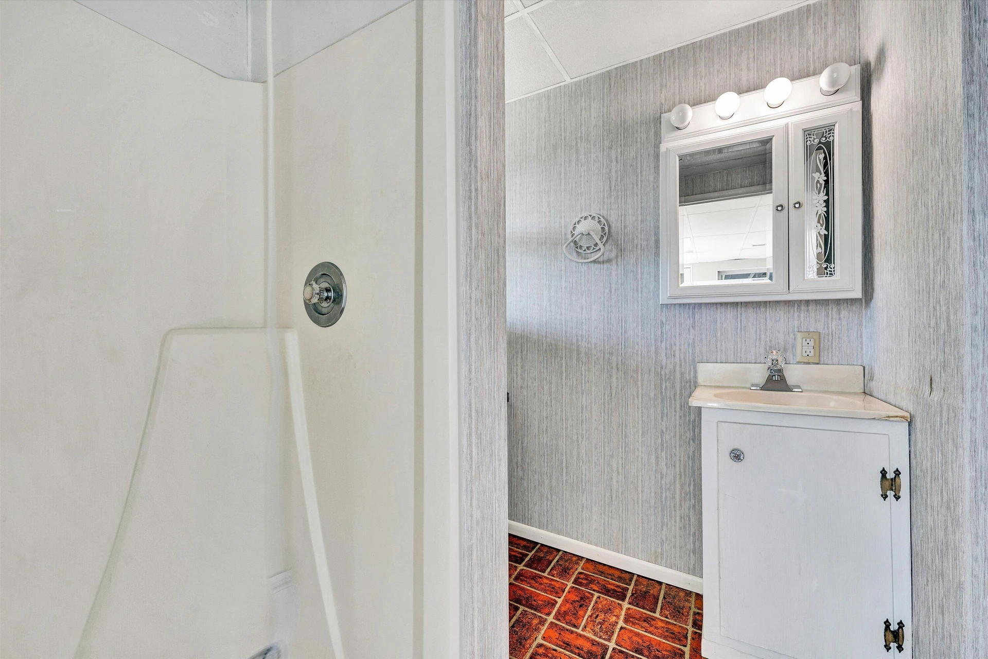 144 Lenox CIR - Photo 42