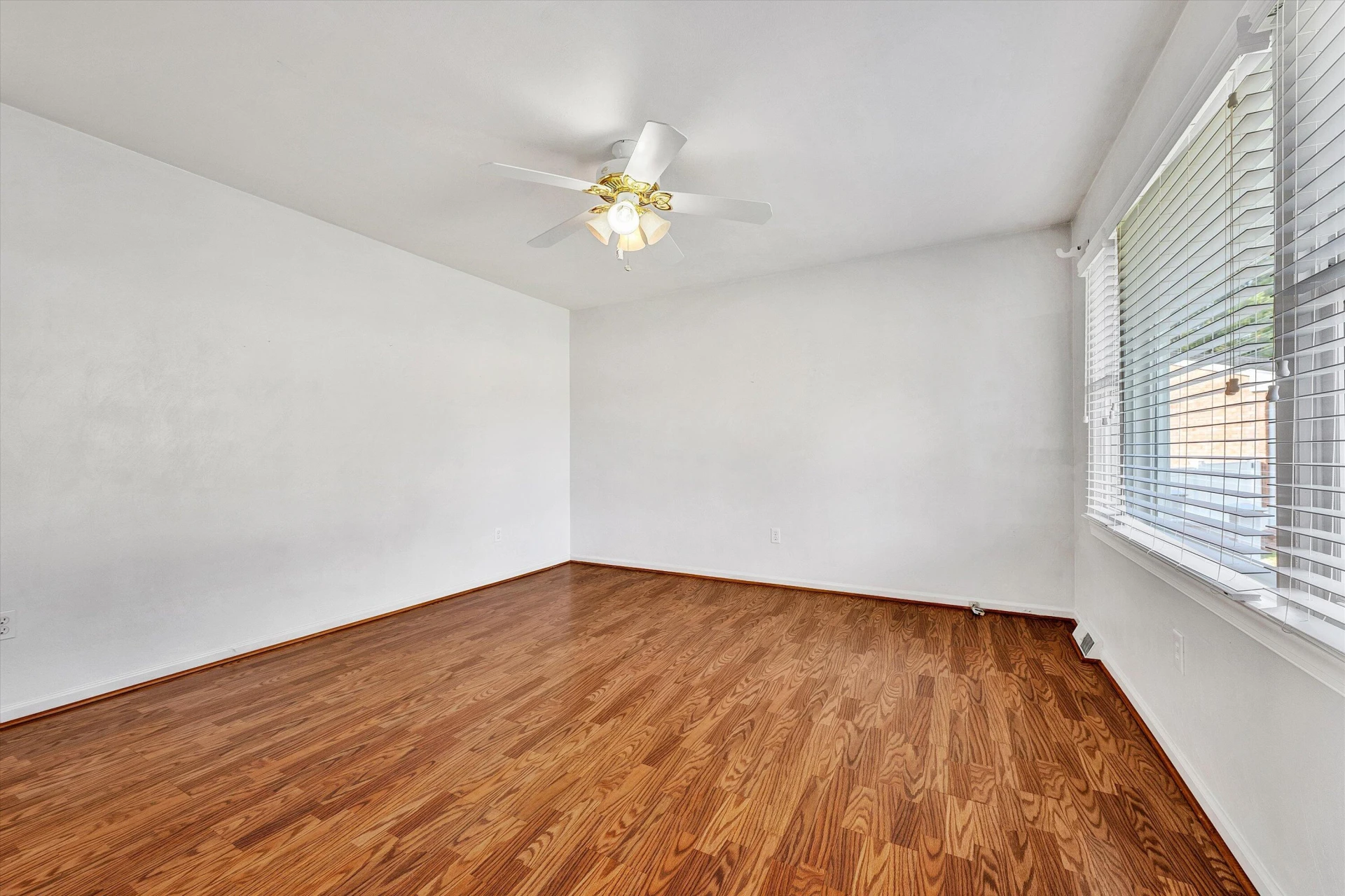 144 Lenox CIR - Photo 8