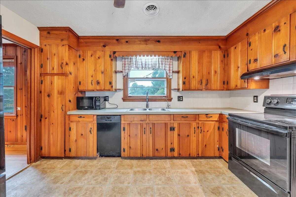 3000 Roundelay RD - Photo 11
