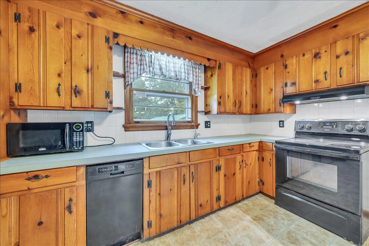 3000 Roundelay RD - Photo 12