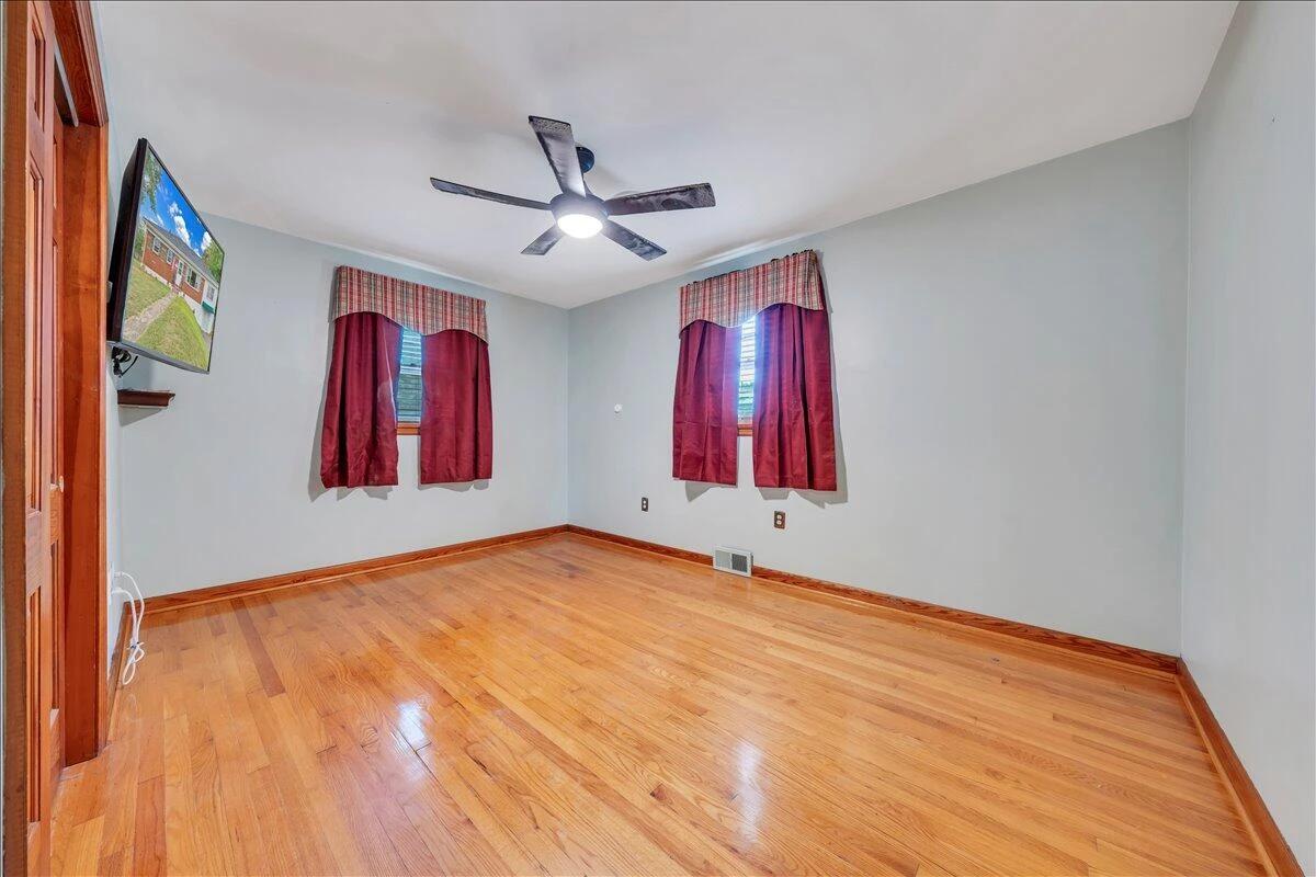 3000 Roundelay RD - Photo 25