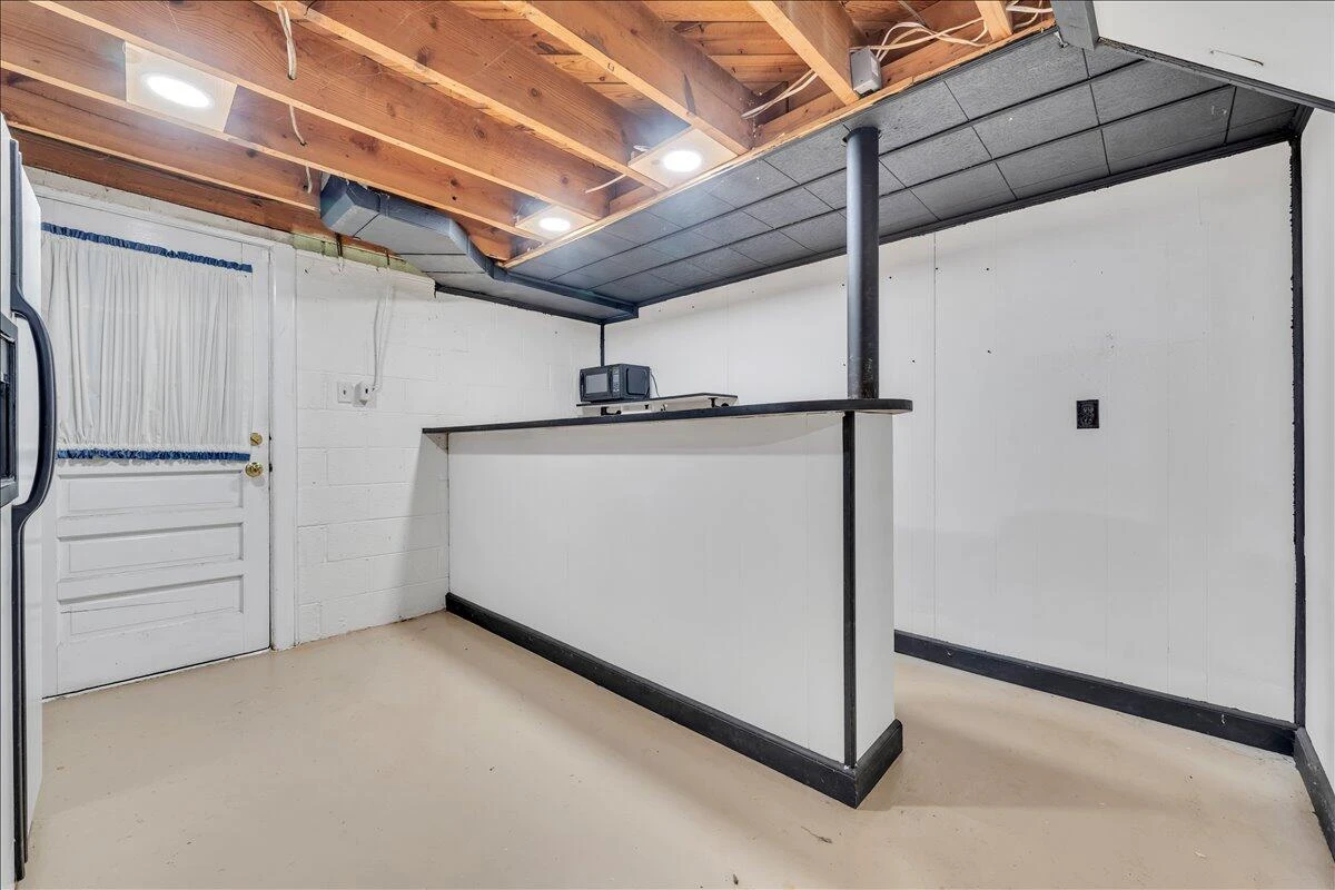 3000 Roundelay RD - Photo 36