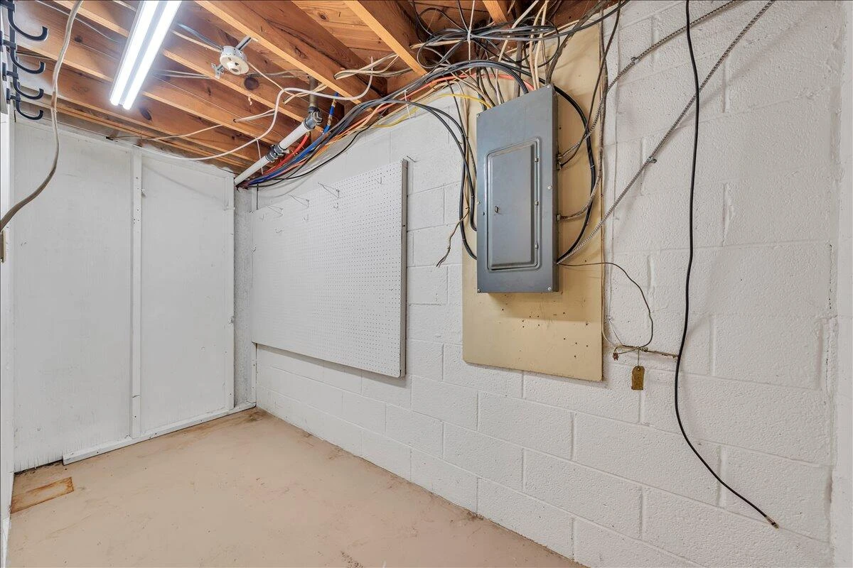 3000 Roundelay RD - Photo 38