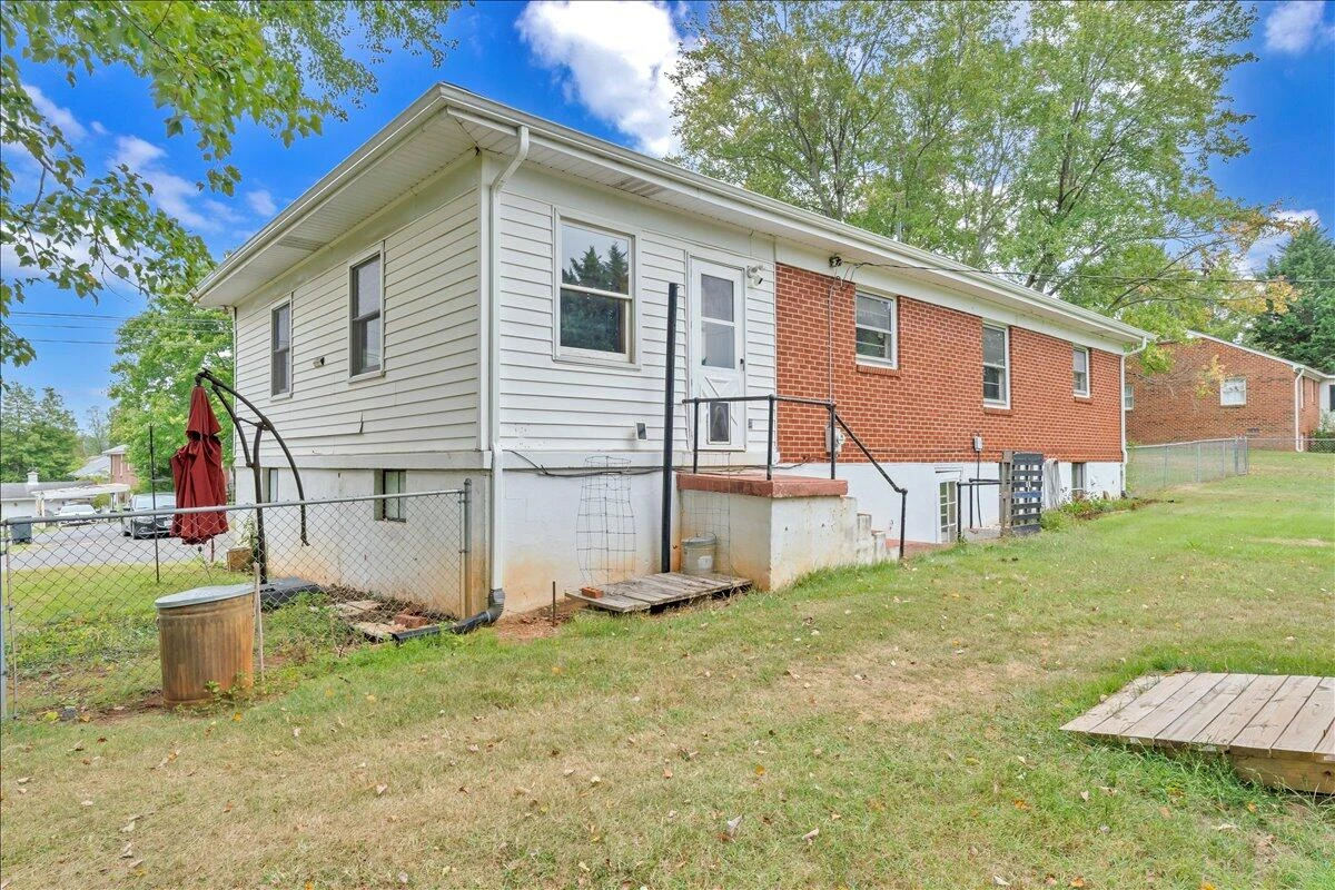 3000 Roundelay RD - Photo 39