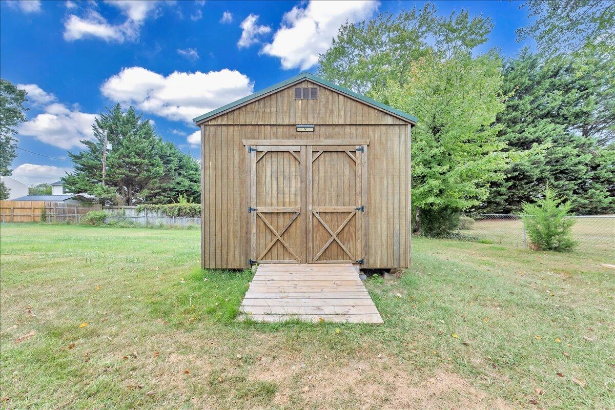 3000 Roundelay RD - Photo 44