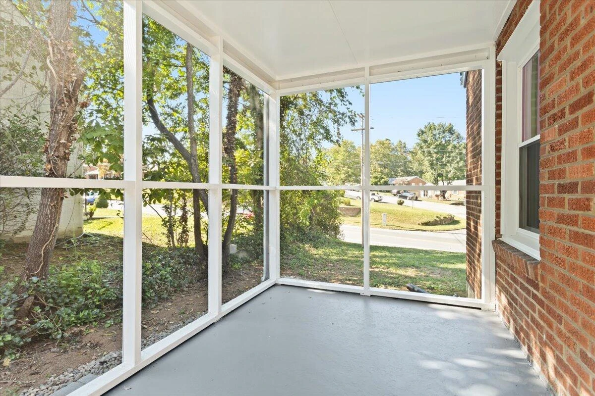 2622 Edgewood ST SW - Photo 11