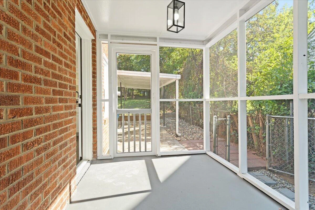 2622 Edgewood ST SW - Photo 12