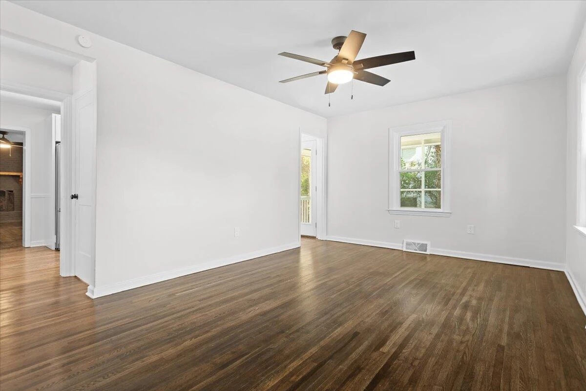 2622 Edgewood ST SW - Photo 3