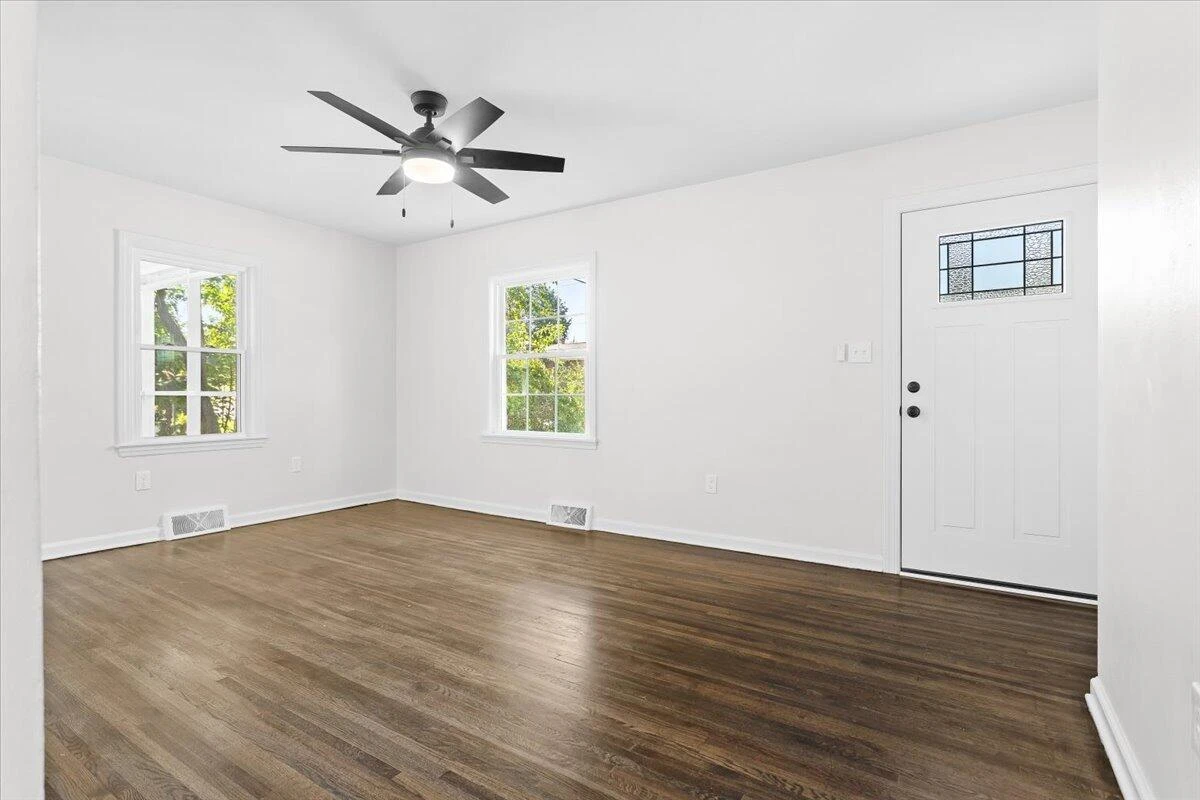 2622 Edgewood ST SW - Photo 4