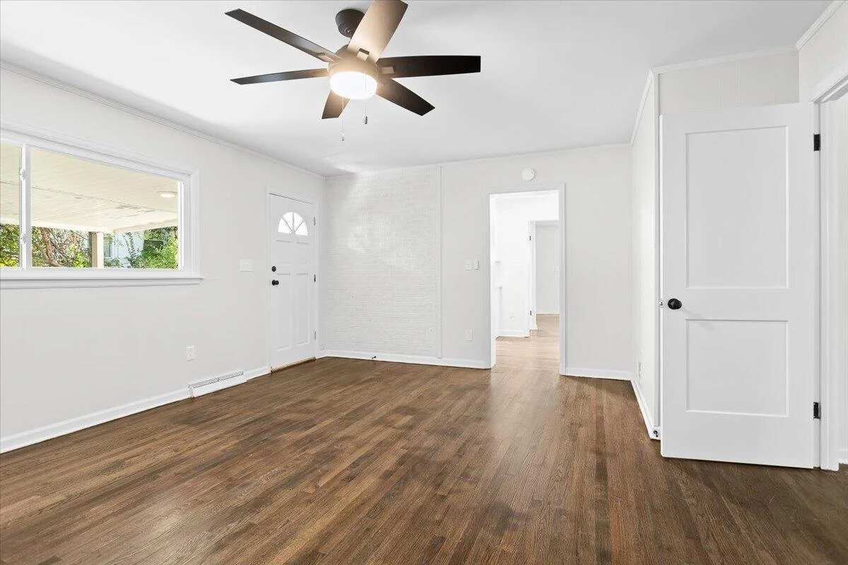 2622 Edgewood ST SW - Photo 5