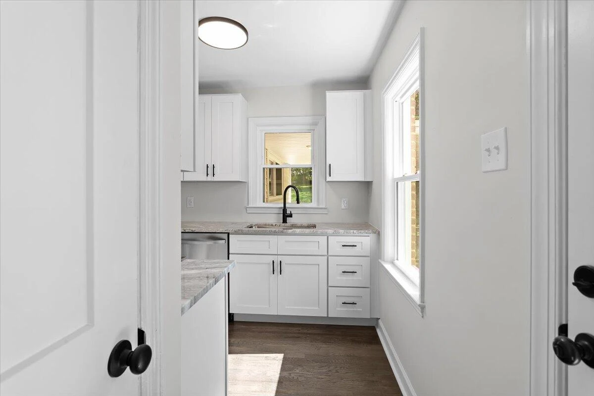 2622 Edgewood ST SW - Photo 6