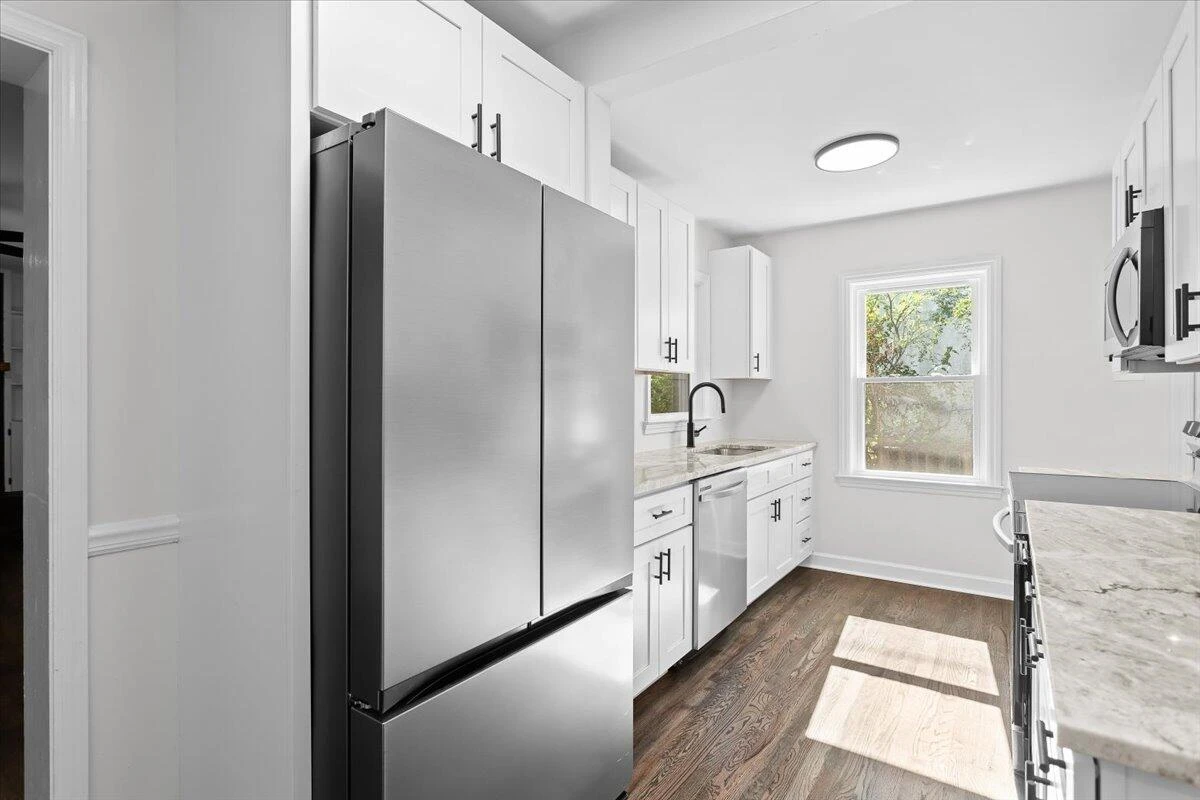 2622 Edgewood ST SW - Photo 8