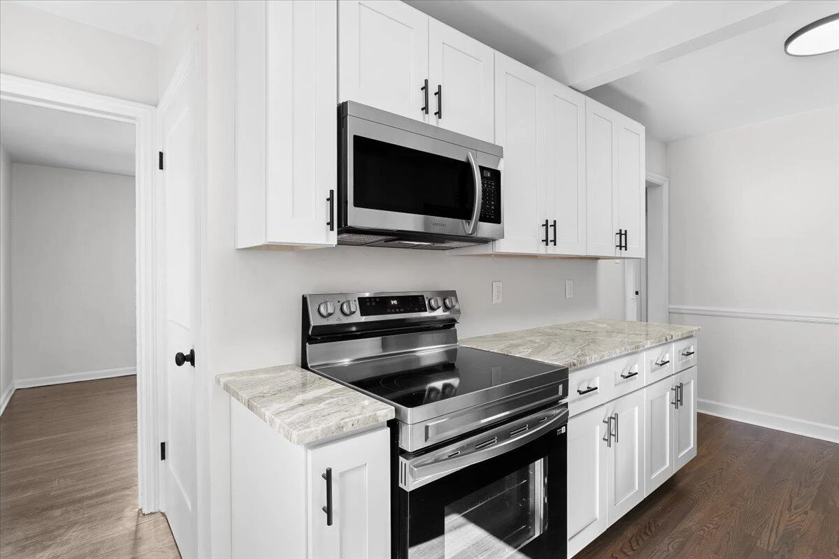 2622 Edgewood ST SW - Photo 9
