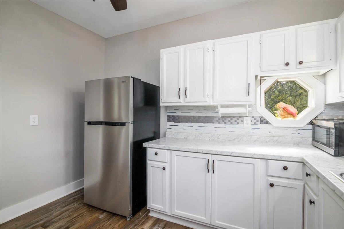4044 Kentucky AVE NW - Photo 10