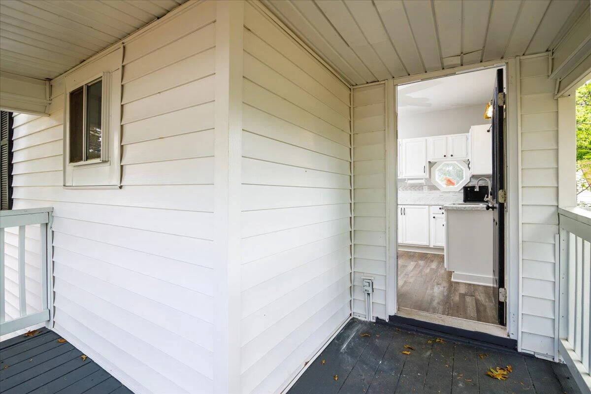 4044 Kentucky AVE NW - Photo 15