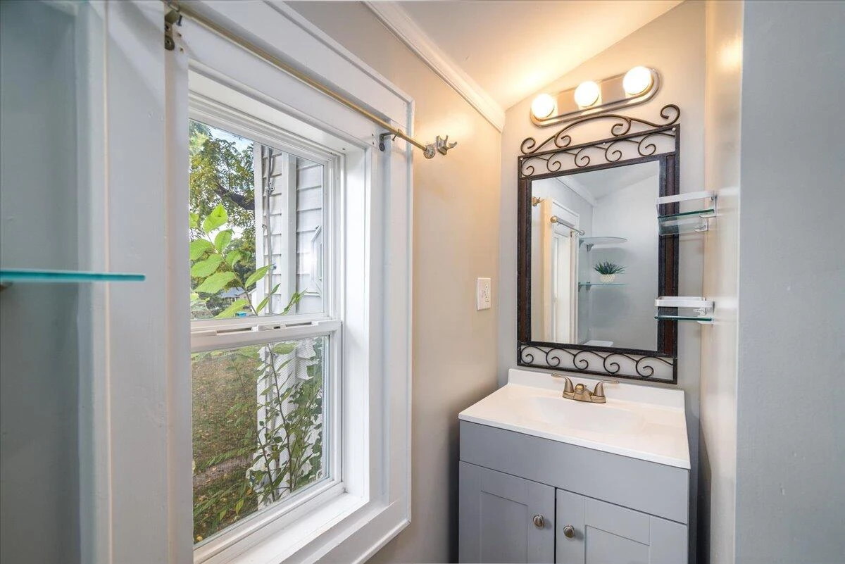 4044 Kentucky AVE NW - Photo 21