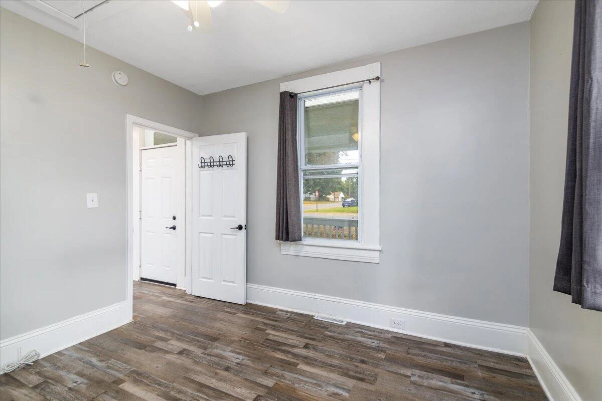 4044 Kentucky AVE NW - Photo 23