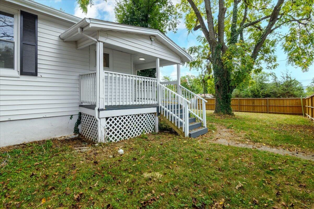 4044 Kentucky AVE NW - Photo 25