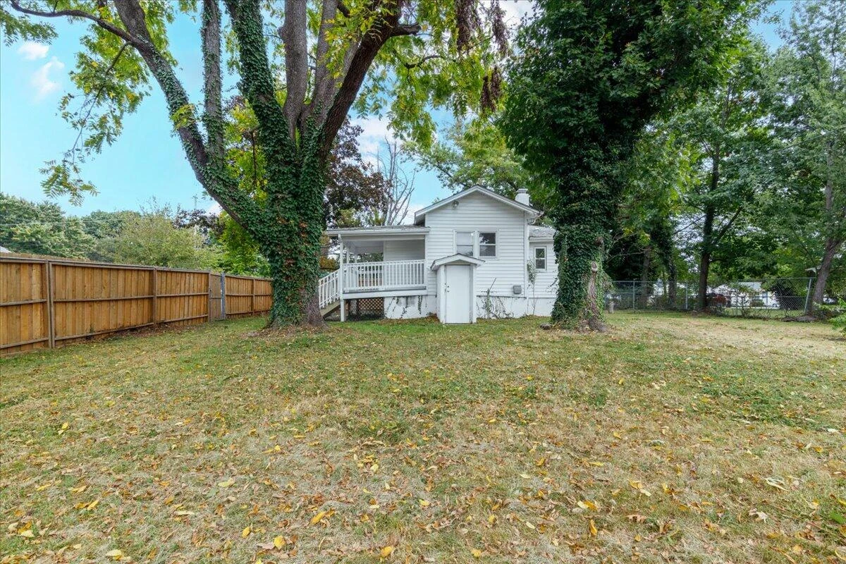 4044 Kentucky AVE NW - Photo 28