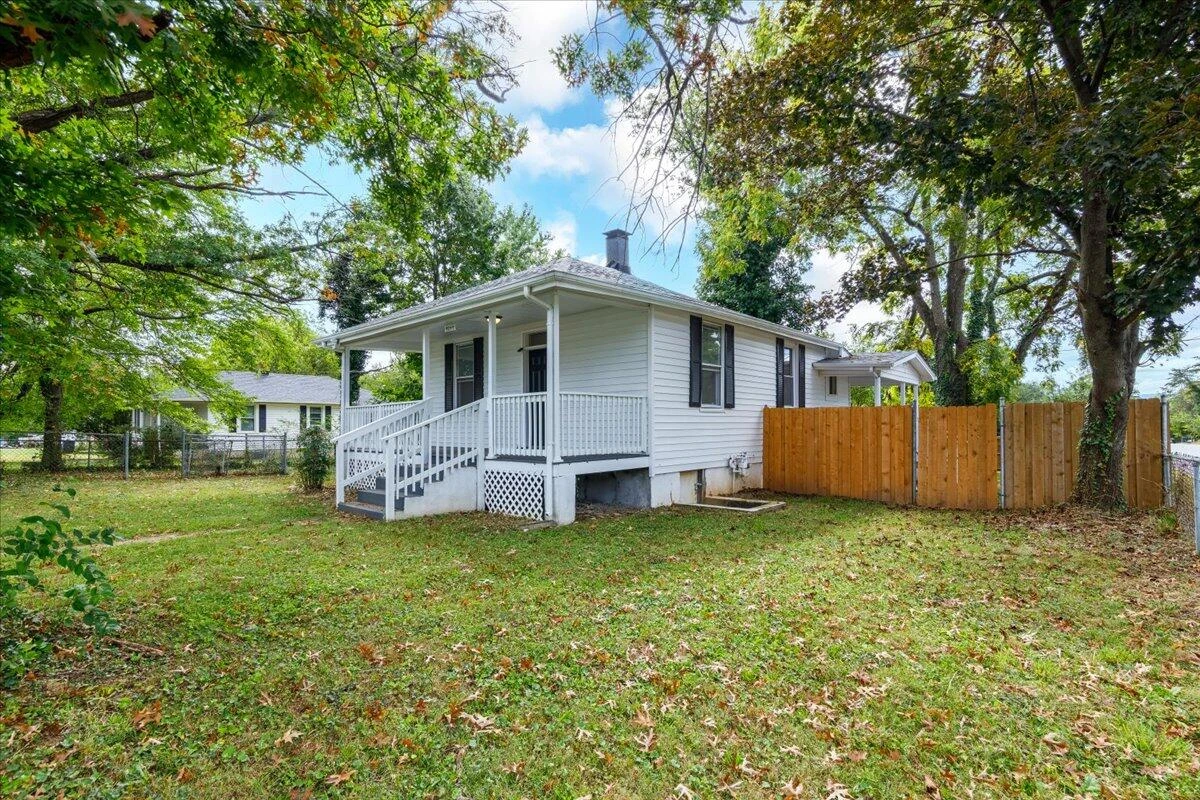 4044 Kentucky AVE NW - Photo 3