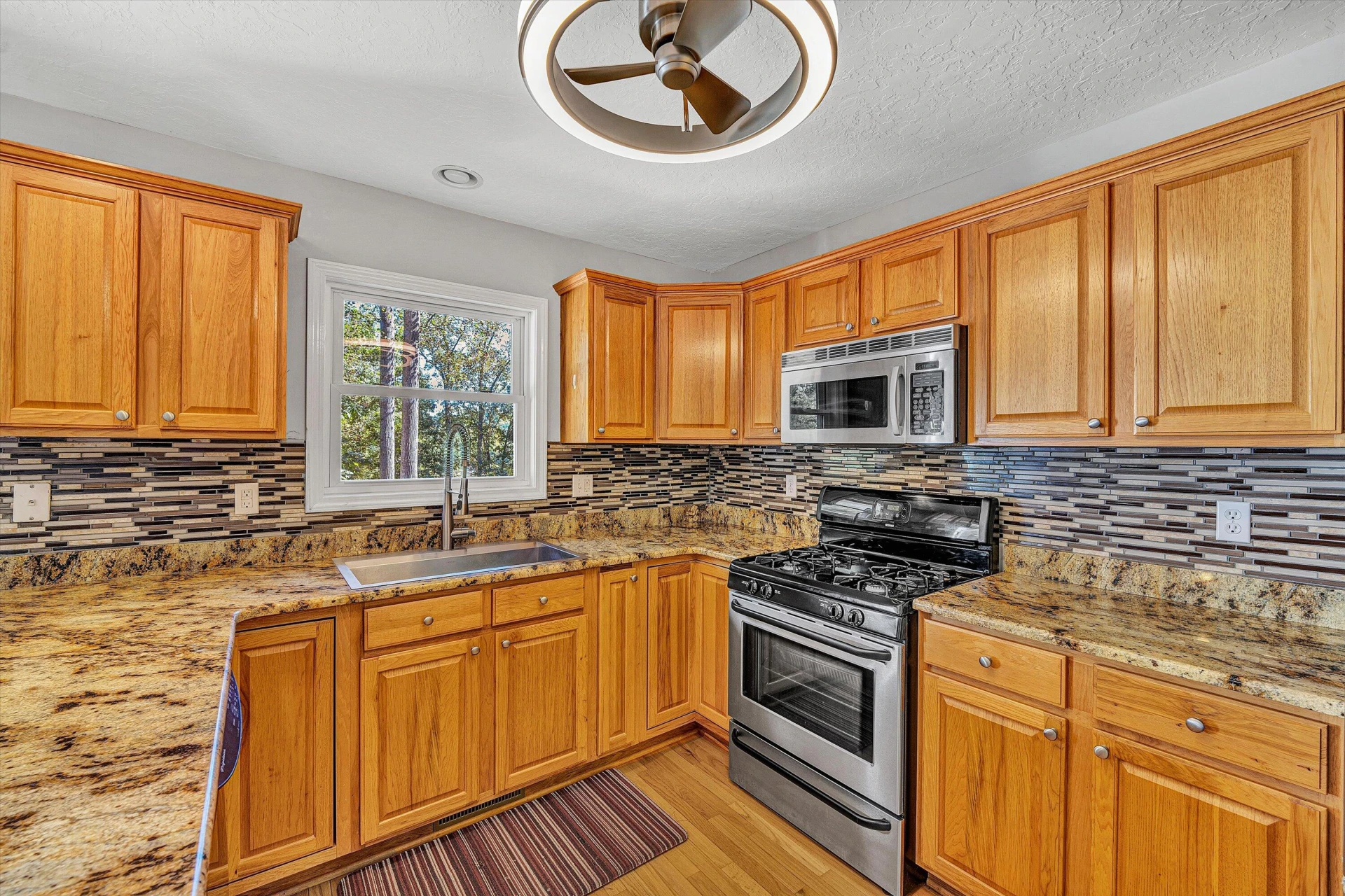 2303 Moss Meadows DR - Photo 16