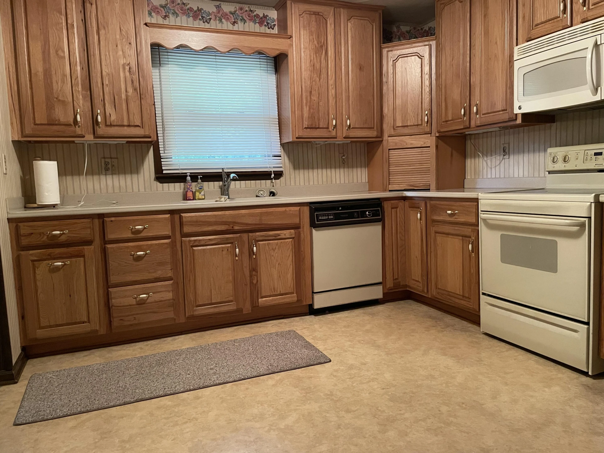 2206 Coachman DR - Photo 10