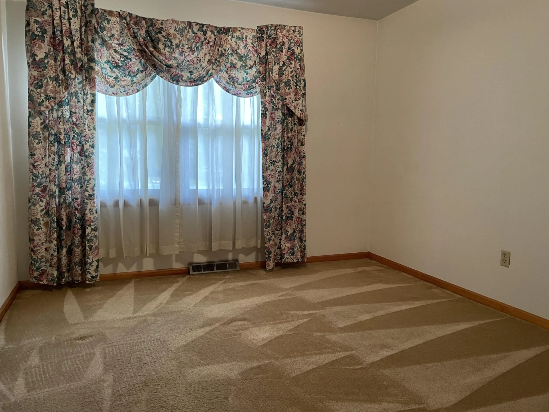 2206 Coachman DR - Photo 18