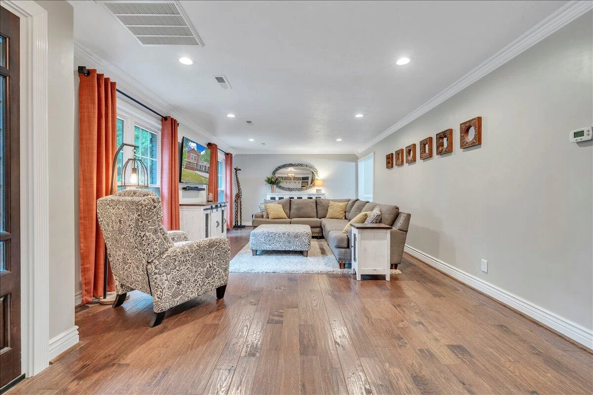 1109 4th ST - Photo 9