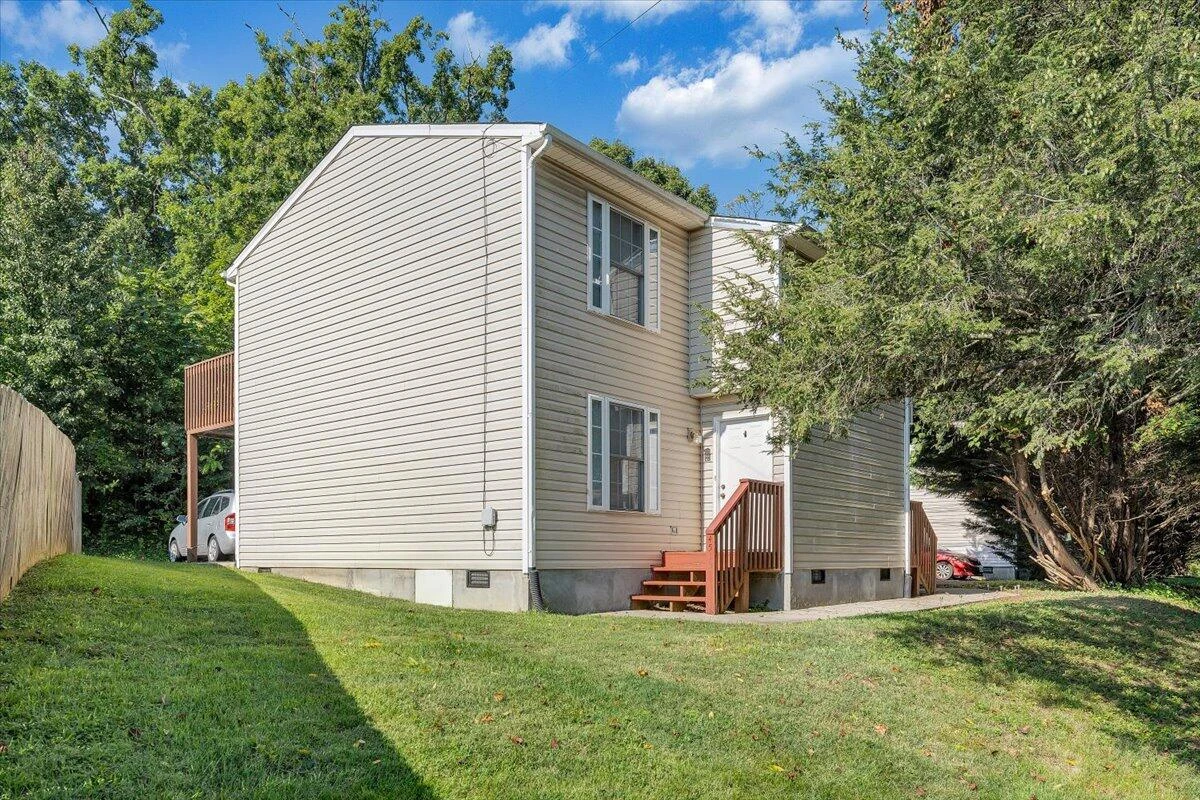 4510 Grandin RD SW #& 4512