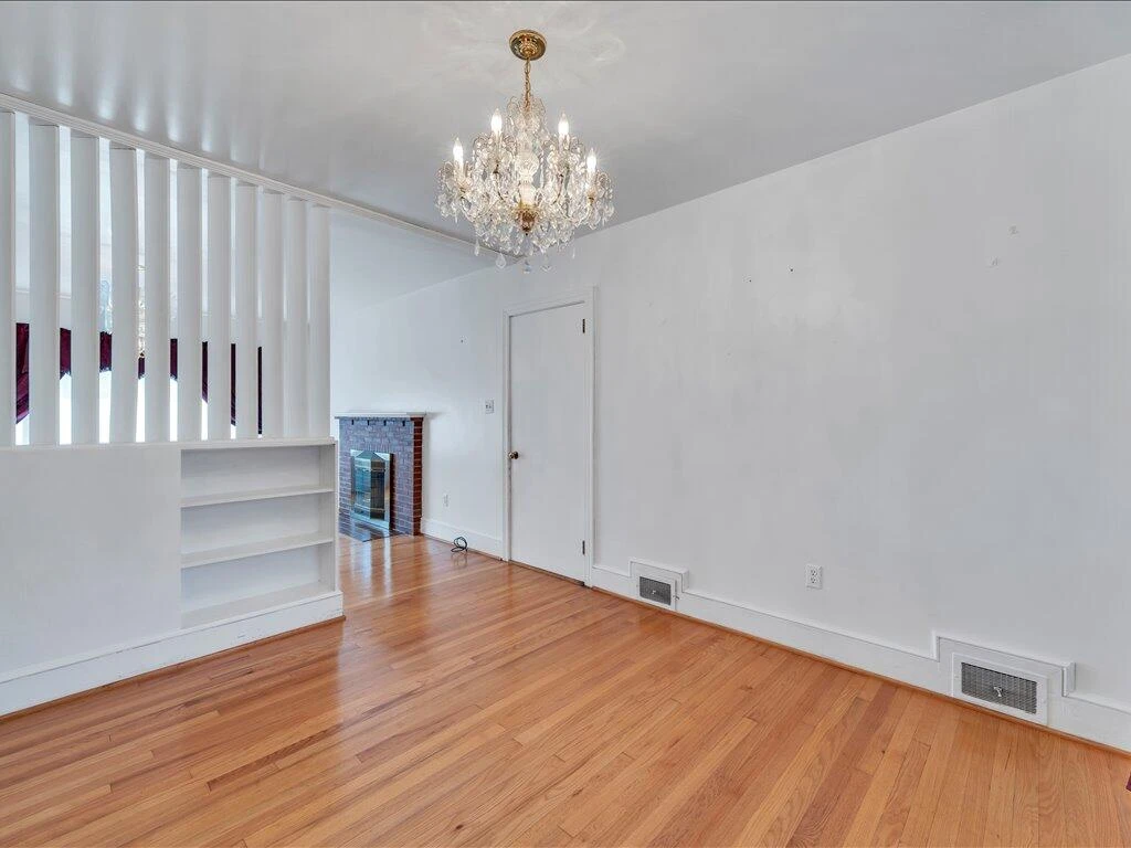 595 Robinhood RD - Photo 10