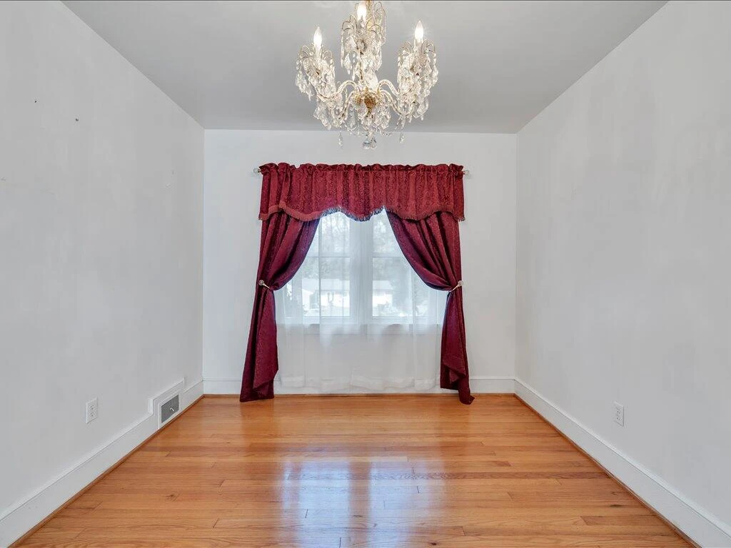 595 Robinhood RD - Photo 12