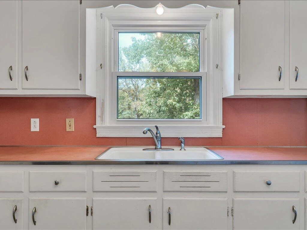 595 Robinhood RD - Photo 15