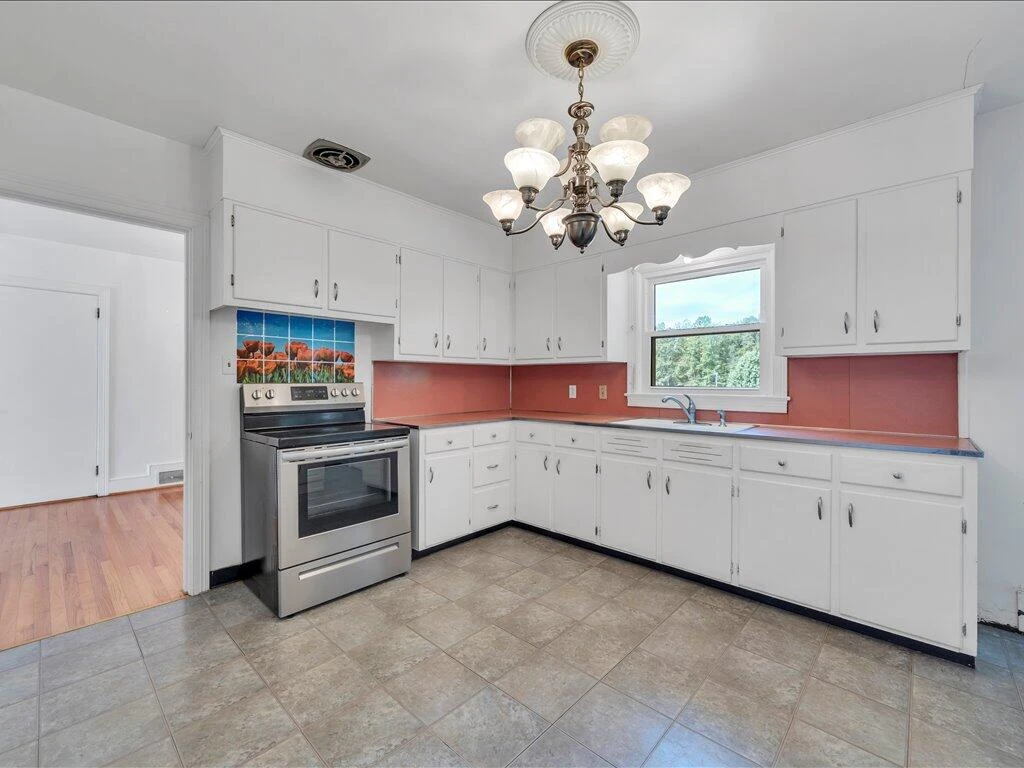 595 Robinhood RD - Photo 16