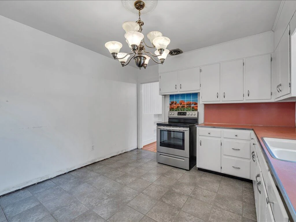 595 Robinhood RD - Photo 17