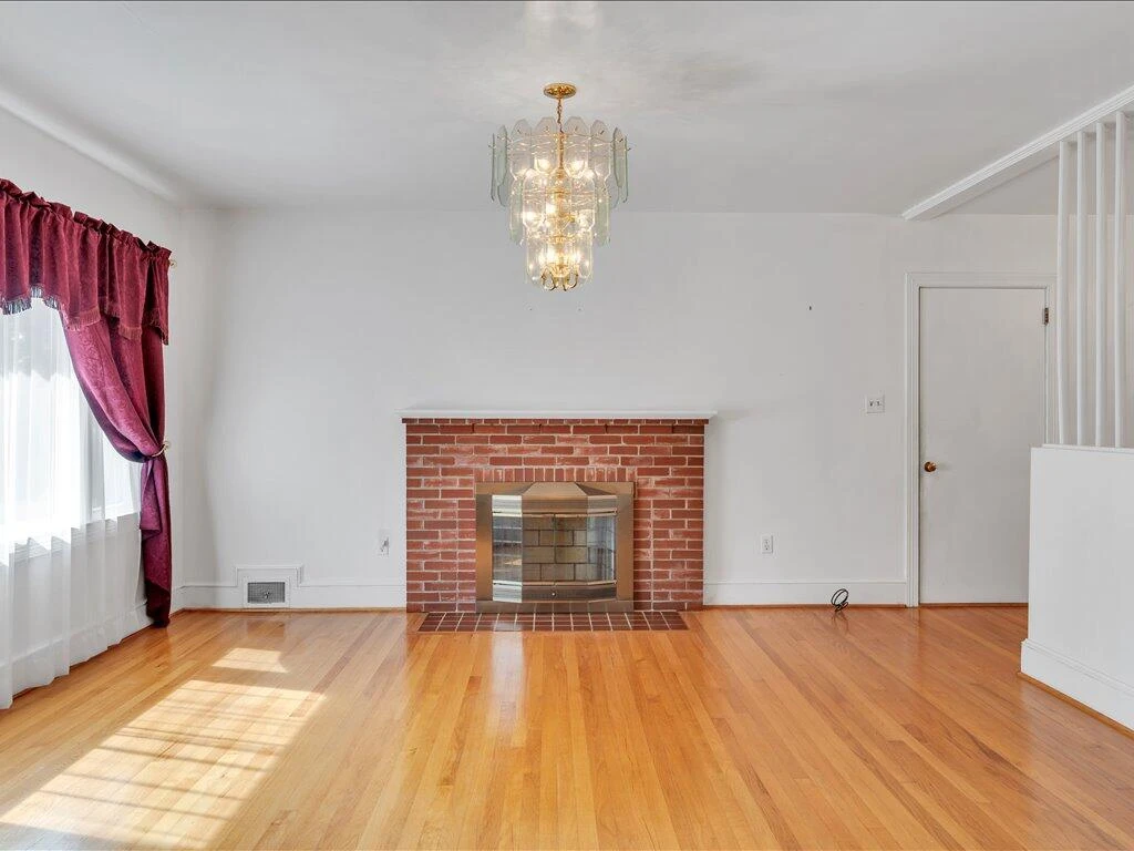 595 Robinhood RD - Photo 3