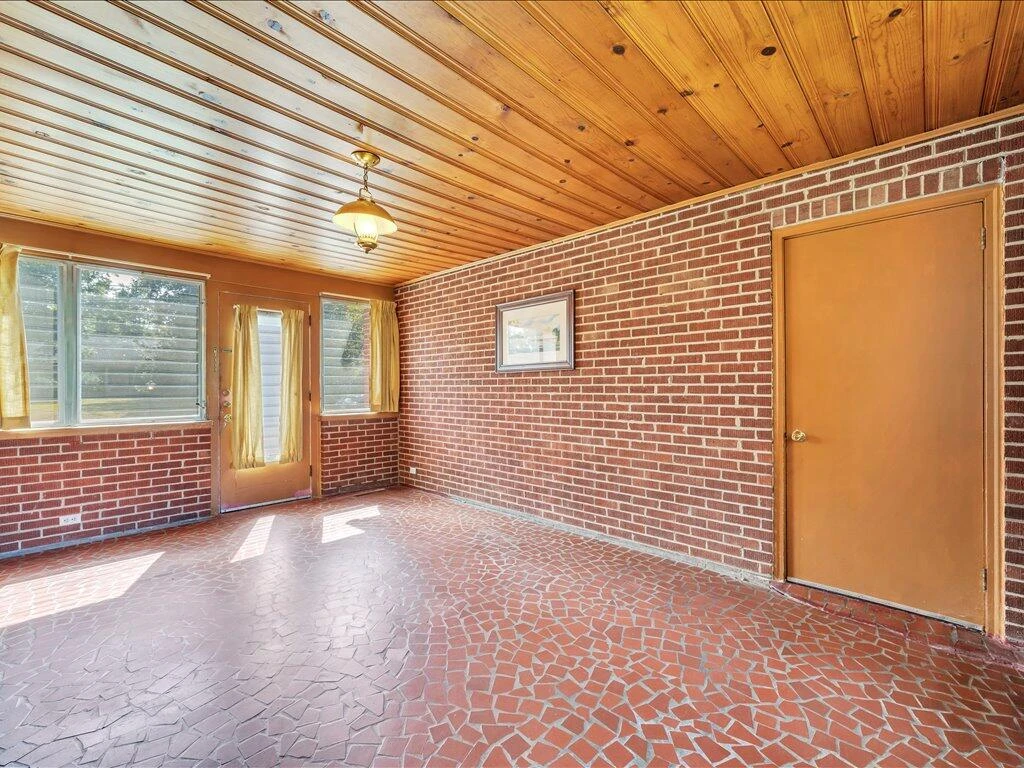 595 Robinhood RD - Photo 30