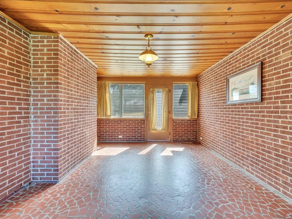 595 Robinhood RD - Photo 31