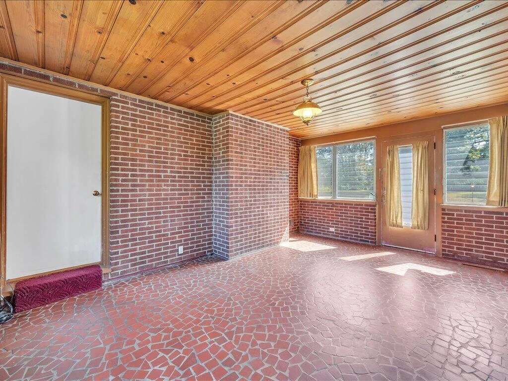 595 Robinhood RD - Photo 34