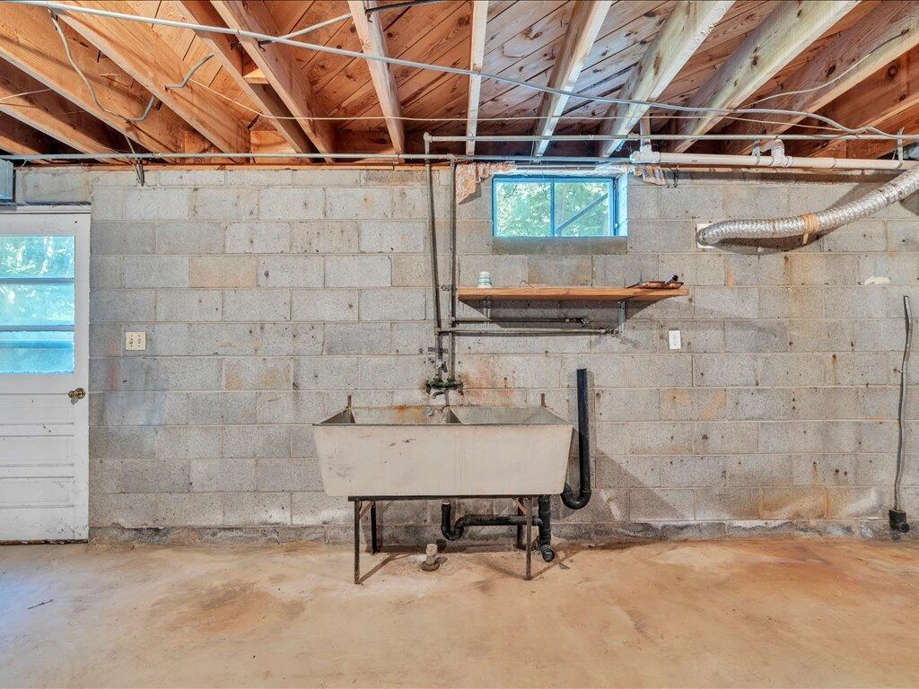 595 Robinhood RD - Photo 38