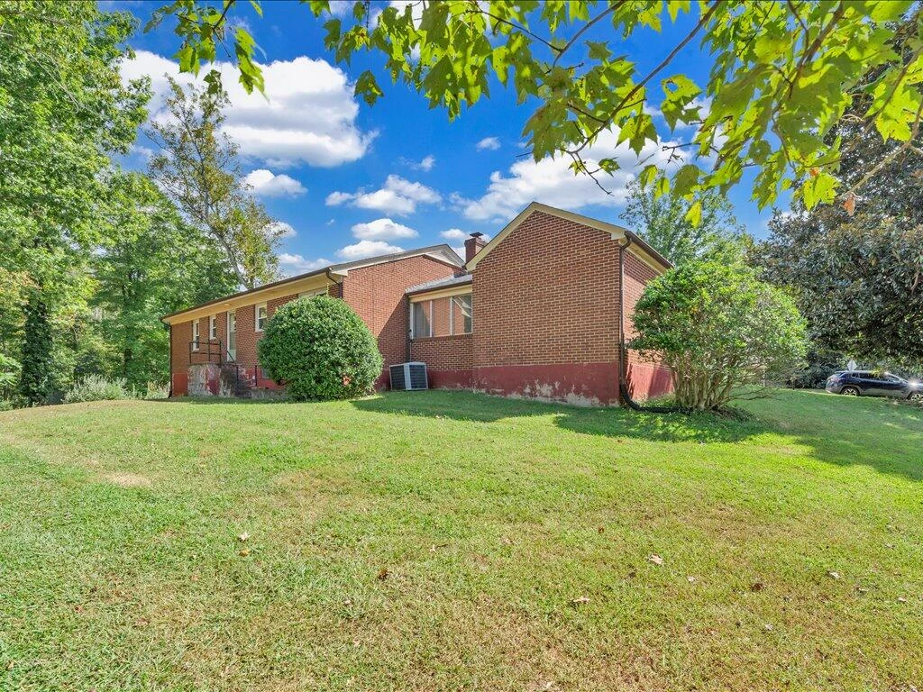 595 Robinhood RD - Photo 48