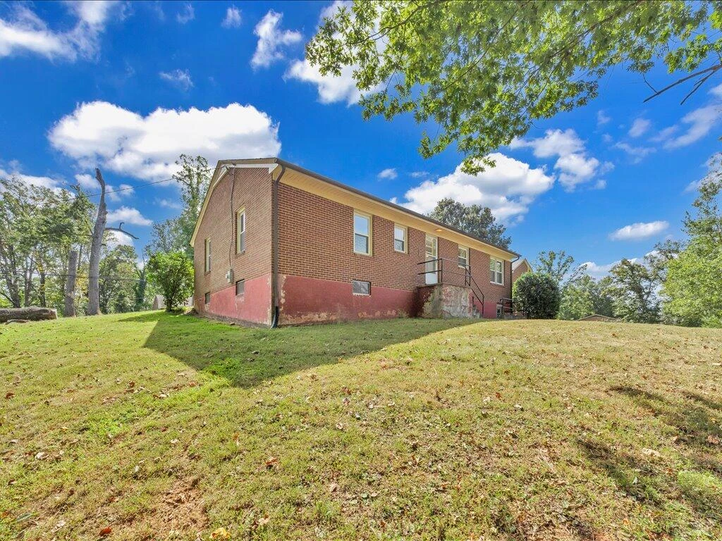 595 Robinhood RD - Photo 54