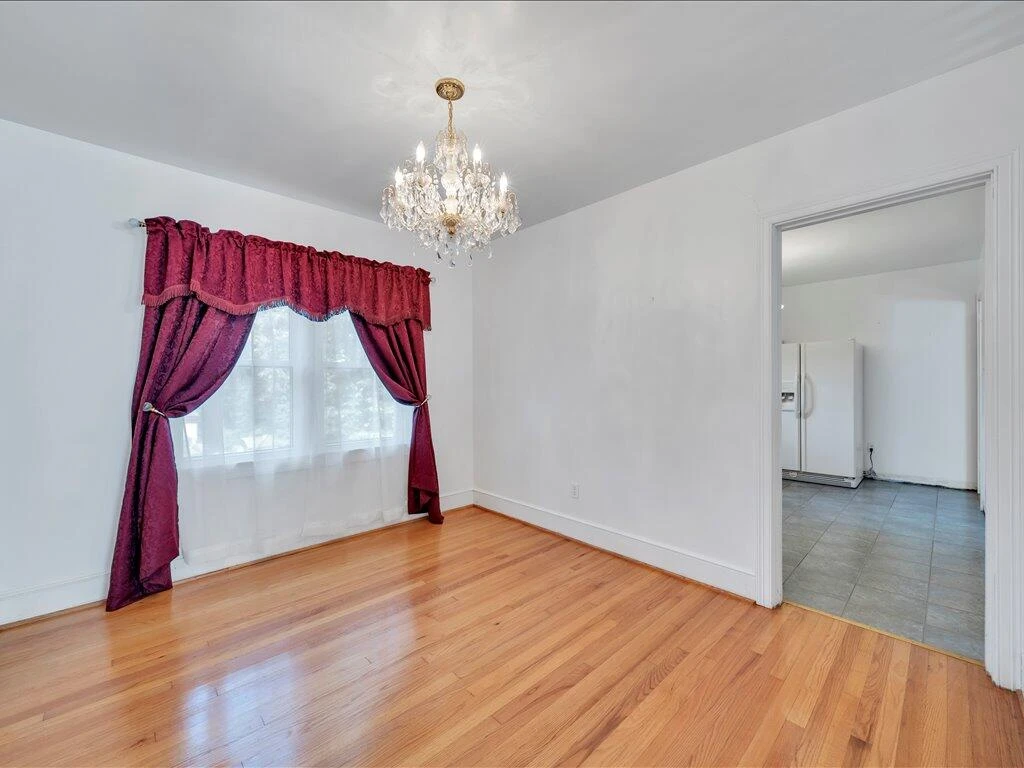 595 Robinhood RD - Photo 8