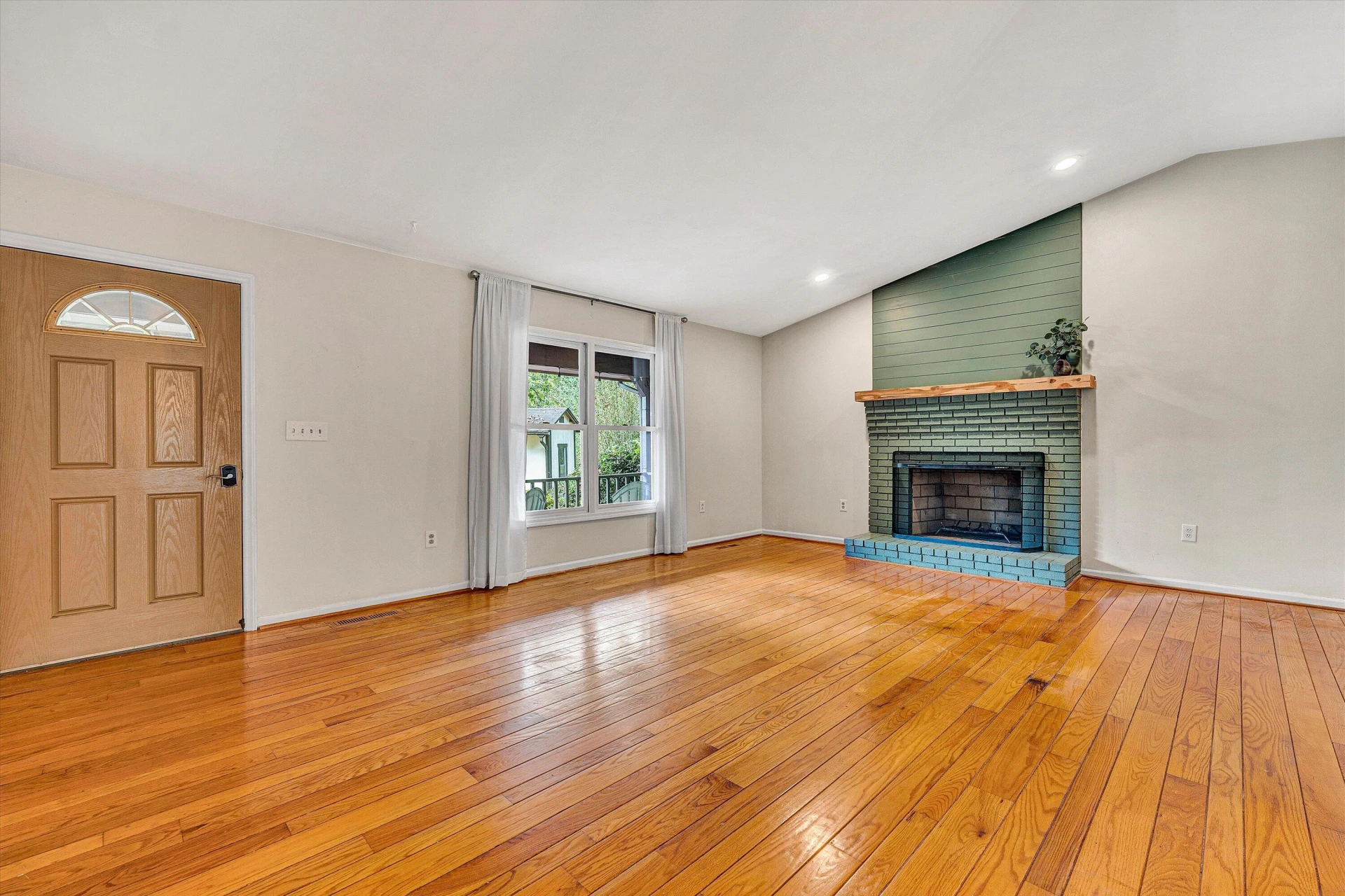 105 Prince CT - Photo 18